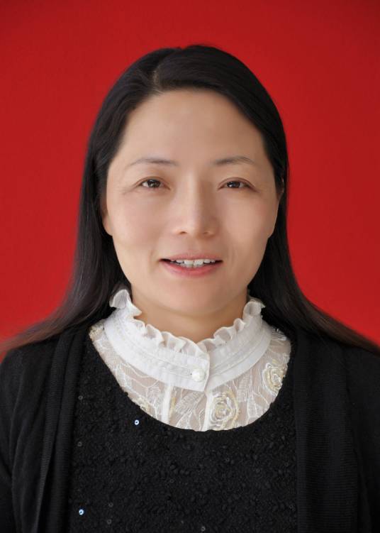 林玲（英语学科中学高级教师）