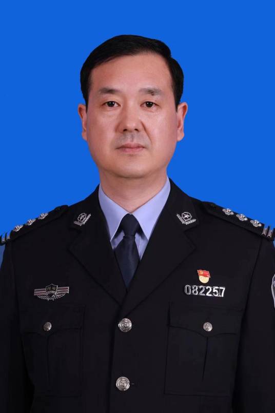 崔保国（河南省西峡县人民政府副县长）