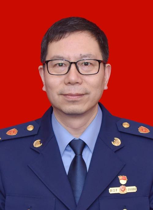 马骋（浙江省桐乡市市场监督管理局党委委员、二级主任科员）