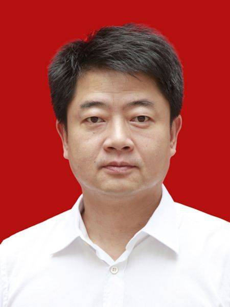 陈彬（江西省宜春市袁州区人大常委会主任、党组书记）