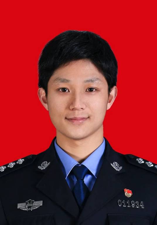 毛伟（南昌市公安局政策研究室民警）