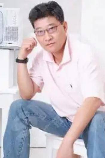 叶波（主持人）