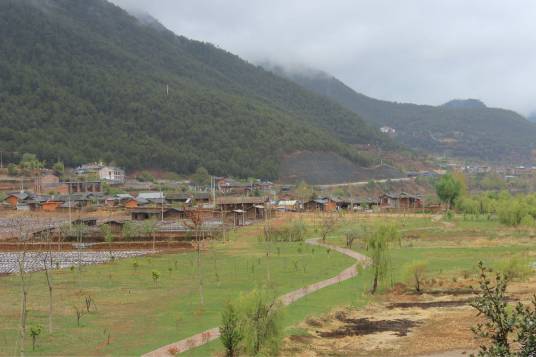 三家村（新平县腰街镇曼蚌村民委员会下辖村）