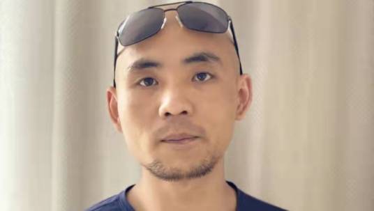 王智成（中国内地男歌手、音乐人、商人、吉他手）