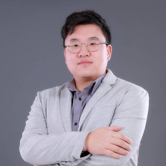 王楠（艾克教育创始人）