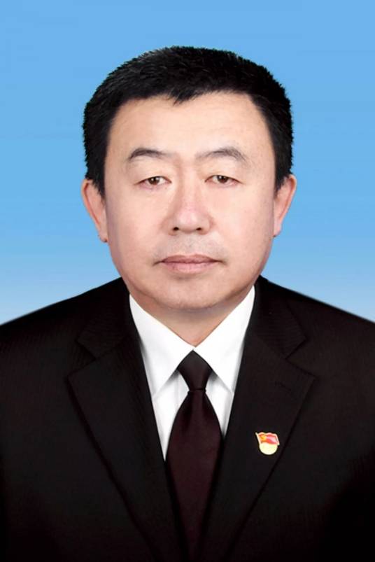 高勇（内蒙古自治区牙克石市人大常委会党组书记、主任）