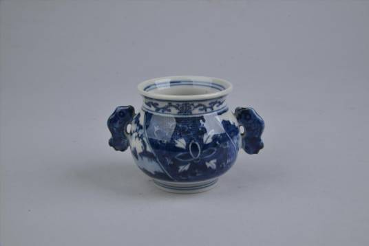 清青花瓷香炉
