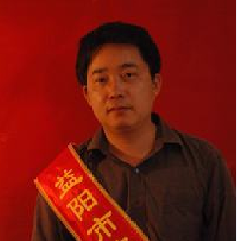 侯建平（南县职工中专教师）