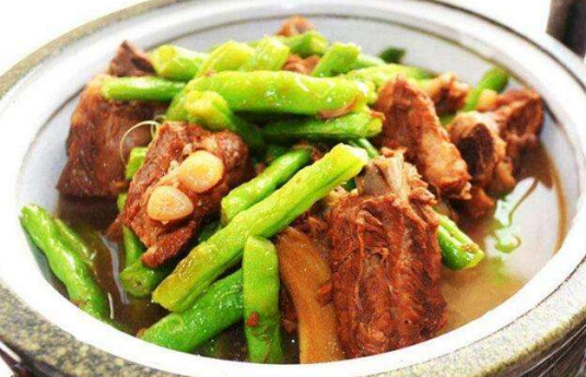 东北排骨炖豆角