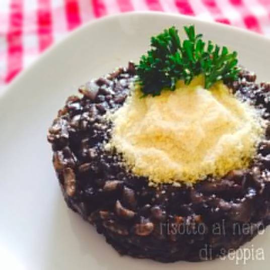 墨鱼汁调味饭