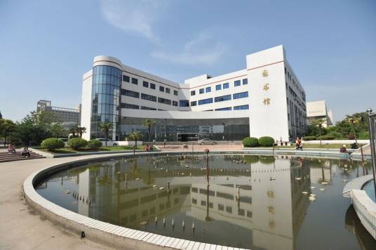 湖北工业大学商贸学院图书馆