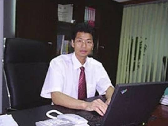 向华（洁星科技董事长）
