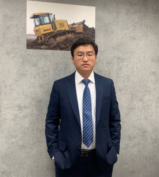 张民（山推工程机械股份有限公司董事、党委书记）