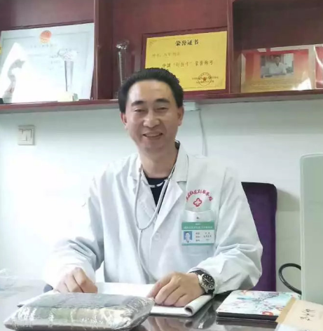 万平（执业医师）