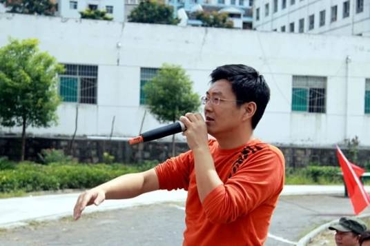 谭斌（秭归县文化和旅游局党组成员、副书记）