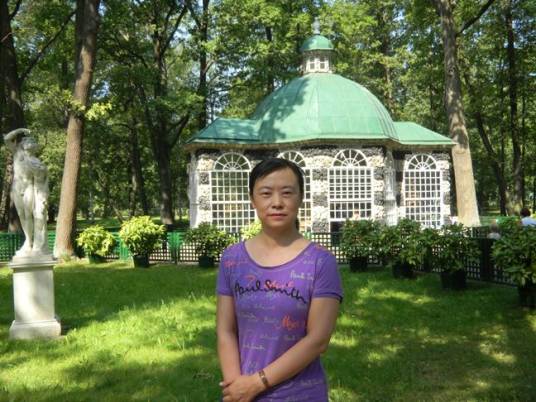 周莉（东北大学马克思主义学院副教授、硕士生导师）