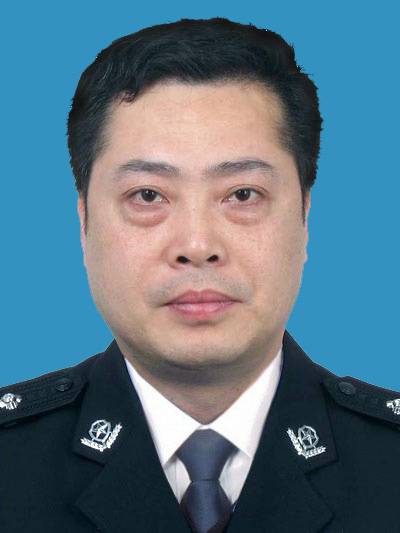 潘明（福建省福州市公安局党委委员、副局长）