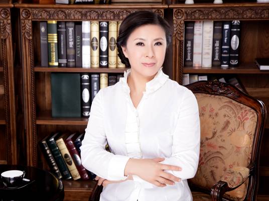 徐霞（中国医师协会美容与整形医师分会副会长）