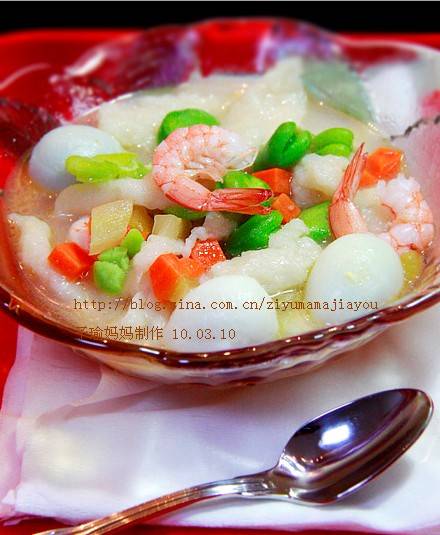 蚕豆酸菜面疙瘩汤