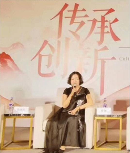 蔡敏（佛山首位香云纱设计师）