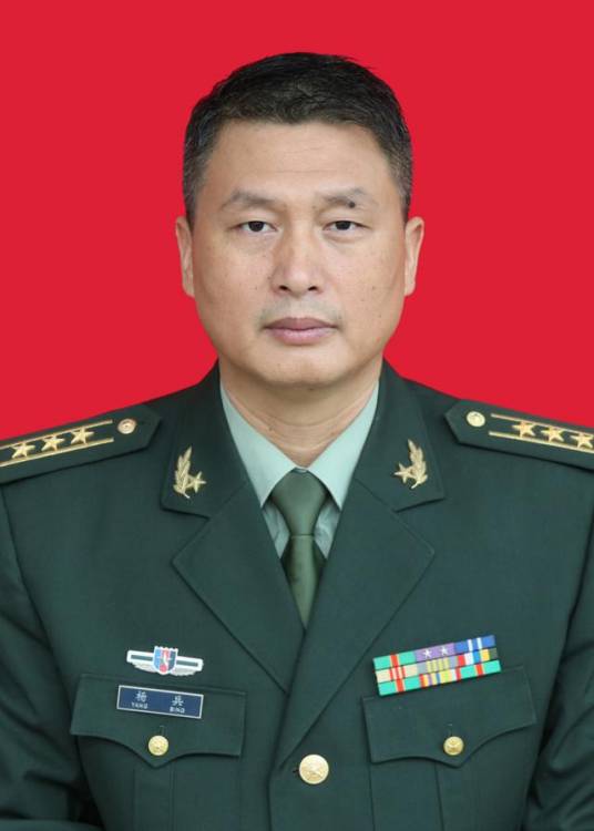 杨兵（中共奉新县委原常委、人武部部长）