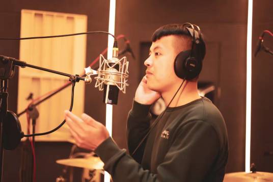 寻她（爱鹿演唱的歌曲）