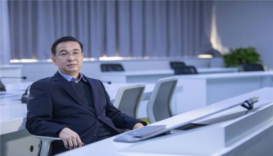 李鹏飞（长沙晚报社党委书记、社长、总编辑）