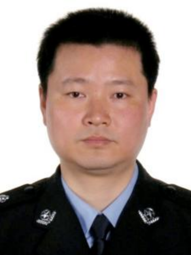 郝强（铜陵市铜官区政府副区长，铜陵市公安局铜官分局局长）