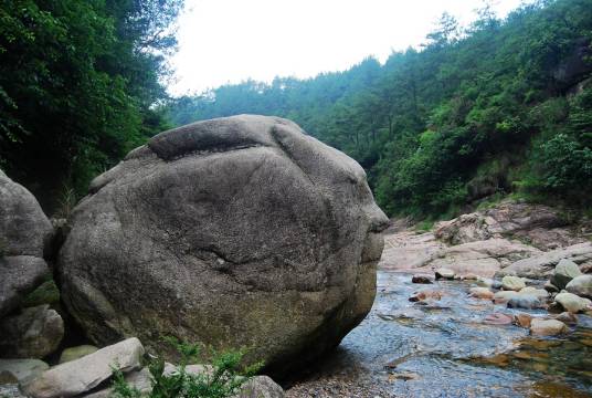 鄣山大峡谷