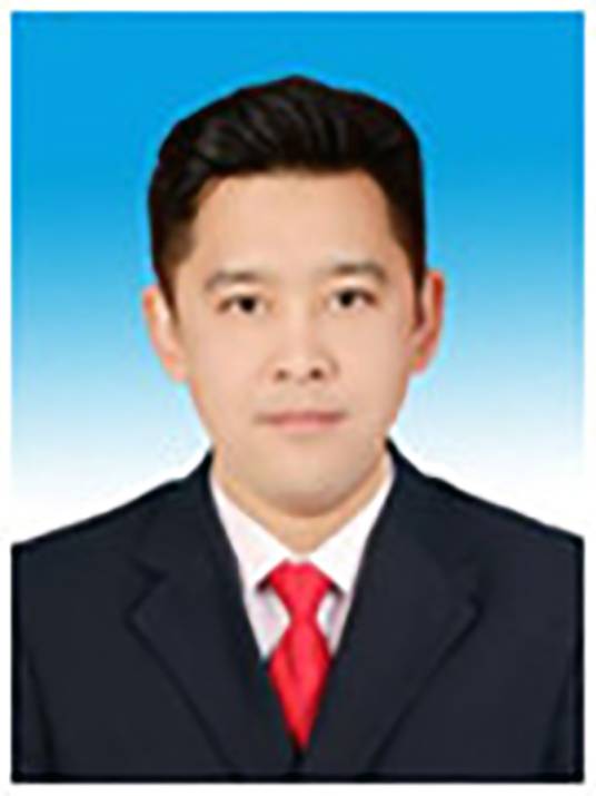 何阳（新疆维吾尔自治区吐鲁番市托克逊县托克逊镇滨河社区党总支书记）