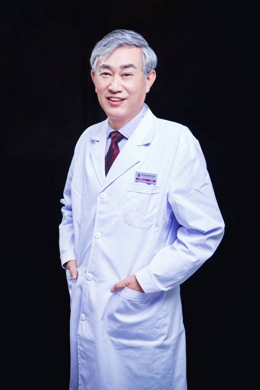 曾明（绍兴维美美容医院执业医师）