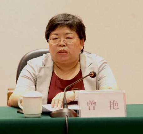 曾艳（广西自治区柳州市中级人民法院党组书记、院长）
