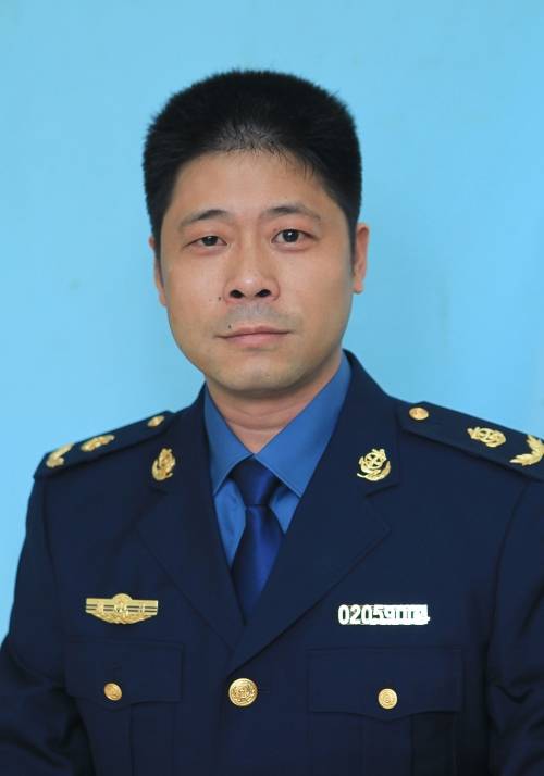 石坚（浙江省宁波市象山县港航管理中心党组成员、副主任）