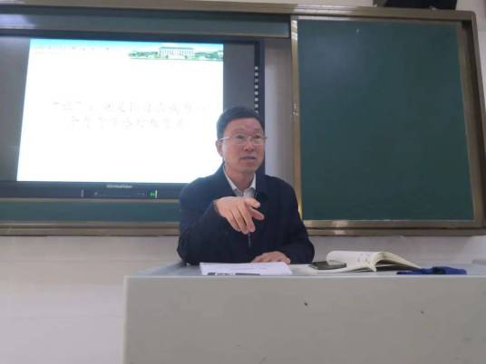 陈立军（山东大学附属中学副校长，山大附中实验学校执行校长，正高级教师）