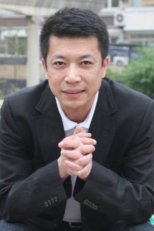 王荧欣