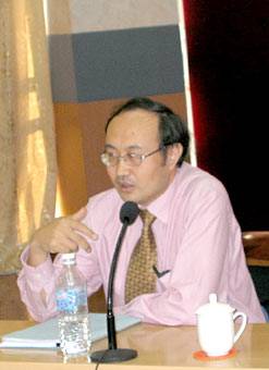 吕源（荣源堂奇石根艺馆馆长）
