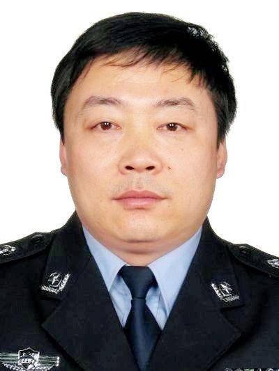 陈超（上海市公安局党委委员、副局长）