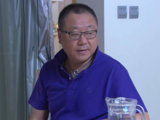 滕飞（2012年电视剧《先结婚后恋爱》中的角色）