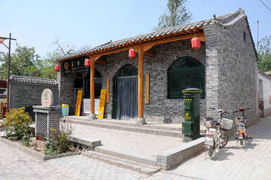 东村（云南省大理州弥渡县红岩镇东村）