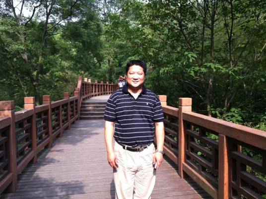 张晓东（南京大学教授）
