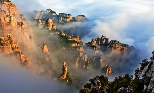 白石山（中国5A级旅游景区）