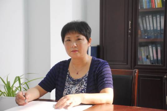 马冬梅（天长市教育体育局党组成员、教育工会主任）