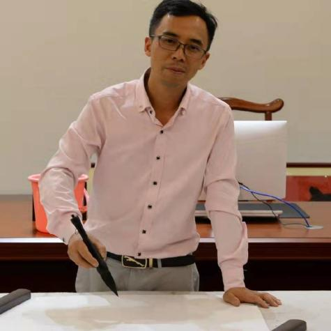 张金荣（云南羲之书画院法定代表人）