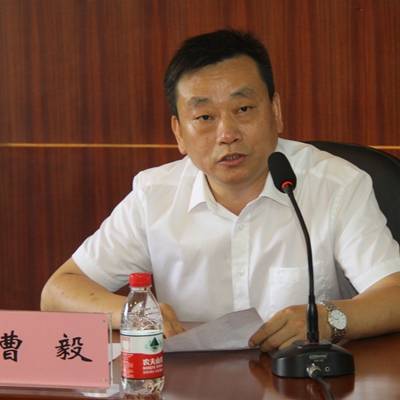 曹毅（重庆三峡医药高等专科学校党委书记）