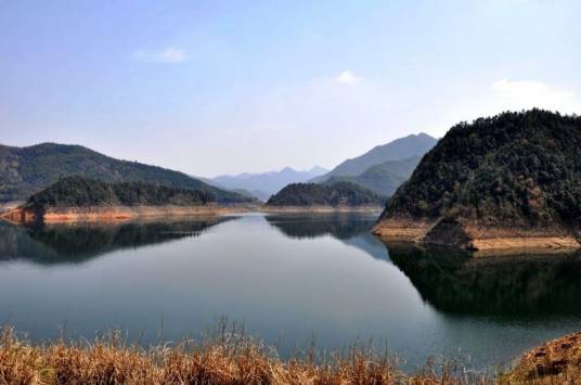 湖心岛（龙源水库湖心岛）
