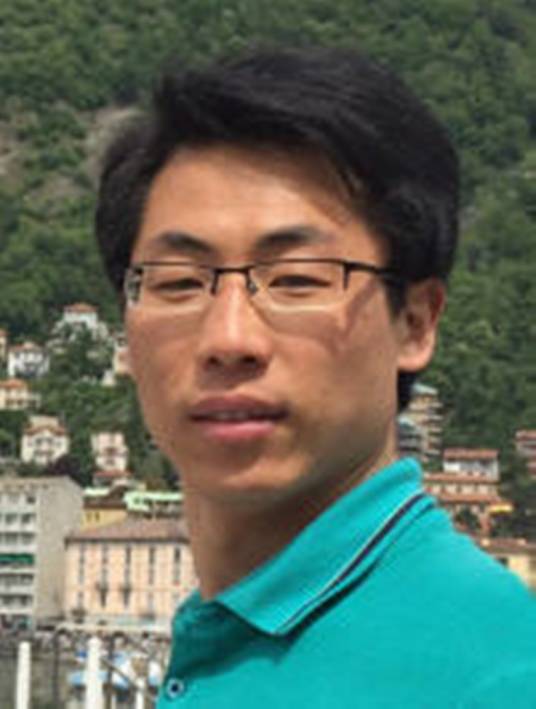 张军（青岛大学物理科学学院教授）