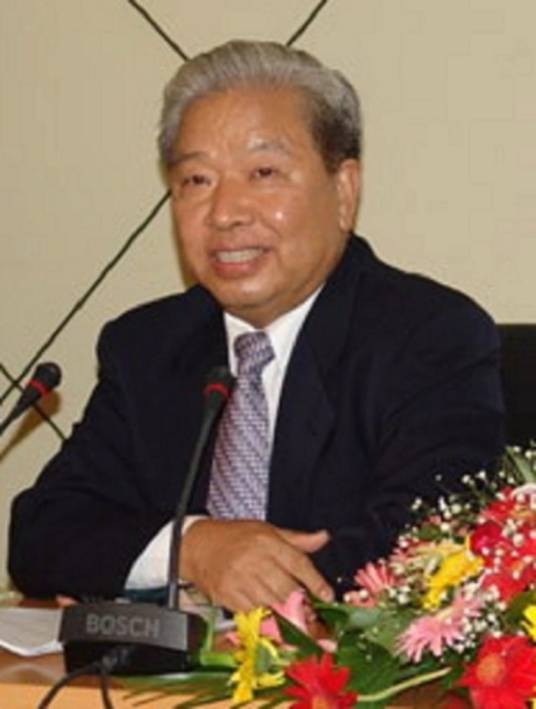 王珍（中国国际问题研究基金会副理事长兼秘书长）