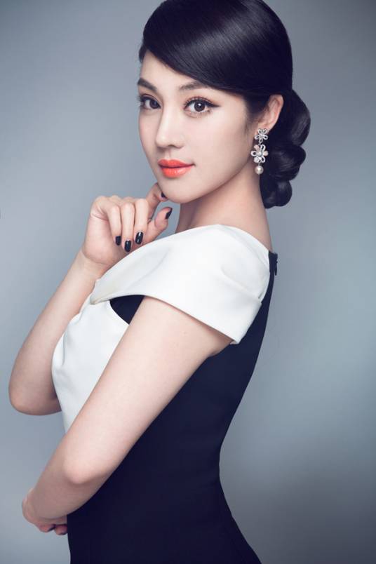 冯晓菲（中国民族唱法青年女歌手）