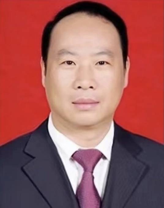 肖华（福建省福州市人大常委会原党组成员、副主任）