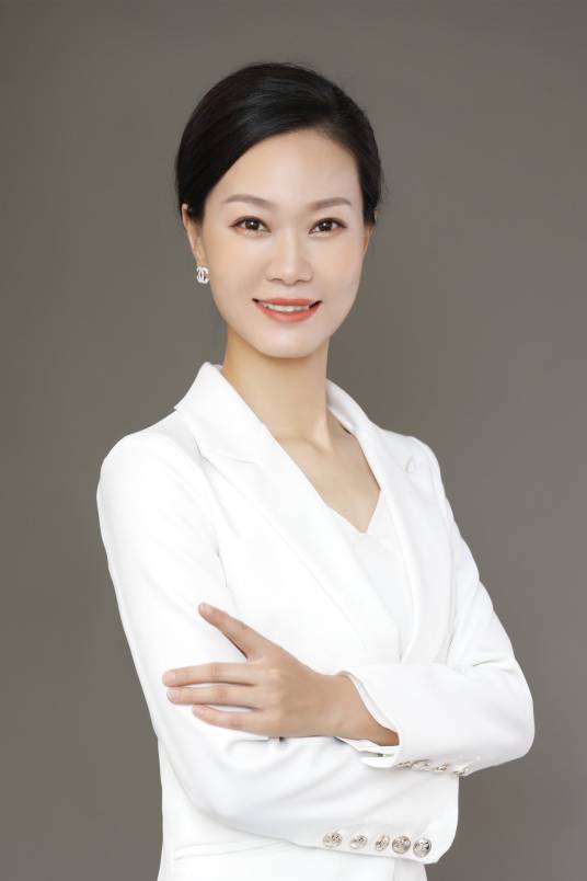 张淑秋（服务礼仪与商务礼仪培训师）